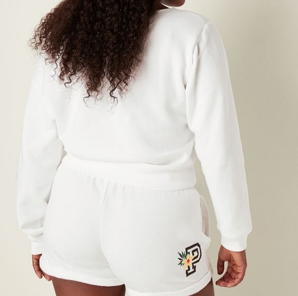 VS PINK NWT large floral set - Picture 3 of 4